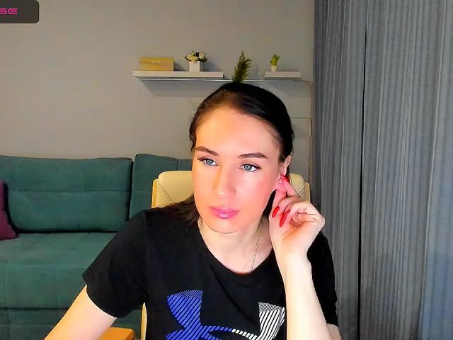 Live sex webcam photo for Lilly_Shine #273353281