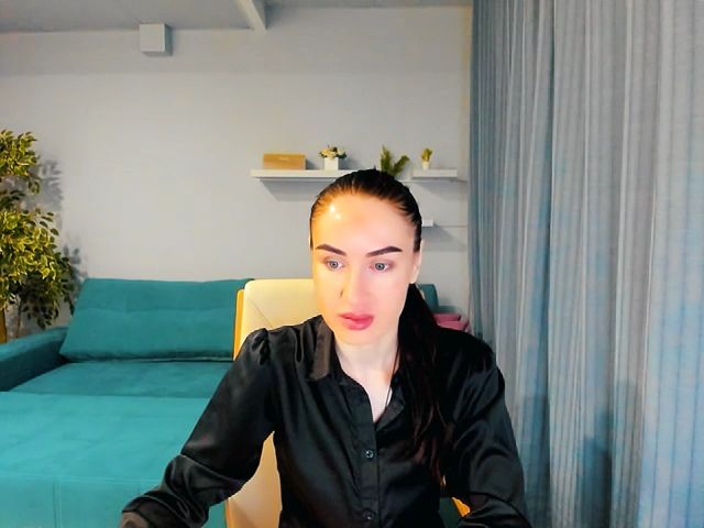 Live sex webcam photo for Lilly_Shine #273791818