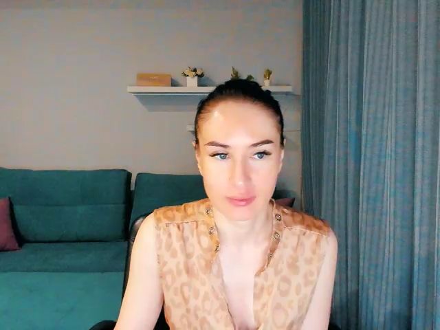 Live sex webcam photo for Lilly_Shine #274326084