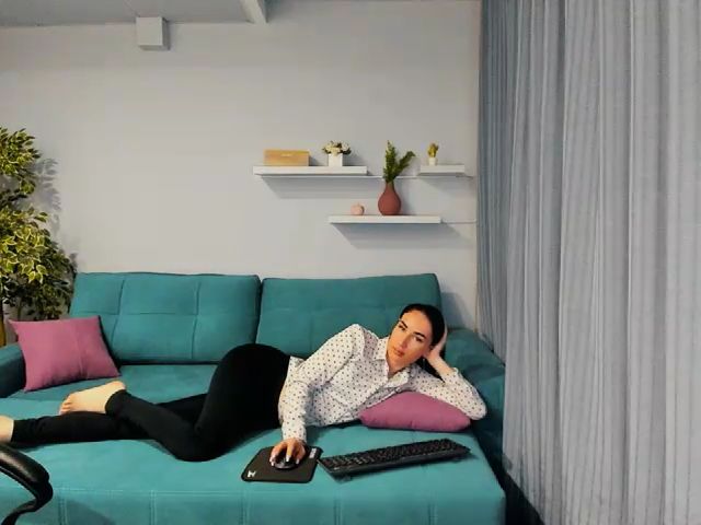 Live sex webcam photo for Lilly_Shine #274468069
