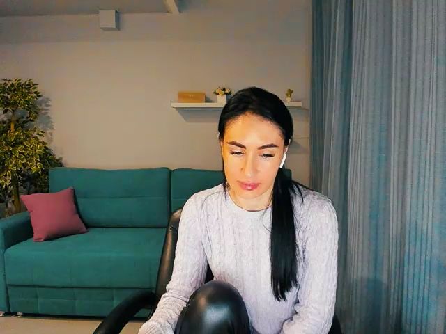 Live sex webcam photo for Lilly_Shine #274599636