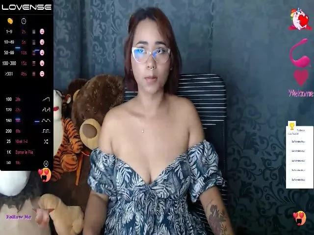 Live sex webcam photo for Lillyqueen1 #272808361
