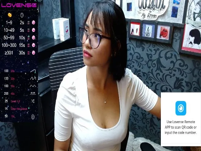 Live sex webcam photo for Lillyqueen1 #273302691
