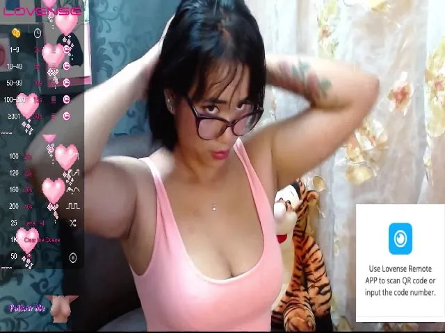 Live sex webcam photo for Lillyqueen1 #273367671