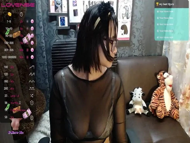 Live sex webcam photo for Lillyqueen1 #273456775