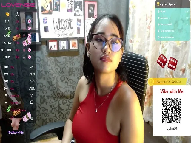 Live sex webcam photo for Lillyqueen1 #273490496