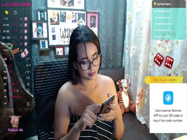 Live sex webcam photo for Lillyqueen1 #273499474