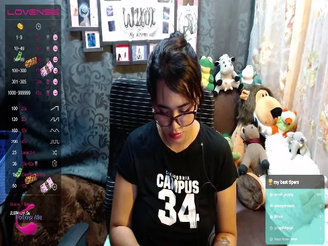 Live sex webcam photo for Lillyqueen1 #273570757