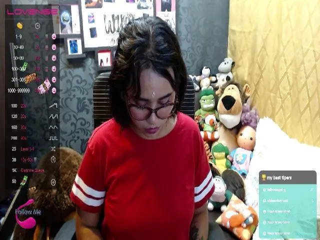 Live sex webcam photo for Lillyqueen1 #273578747
