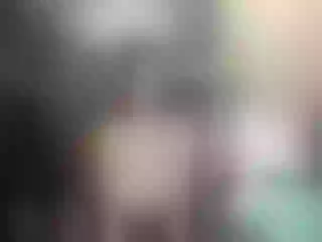 Live sex webcam photo for Lillyqueen1 #273600591