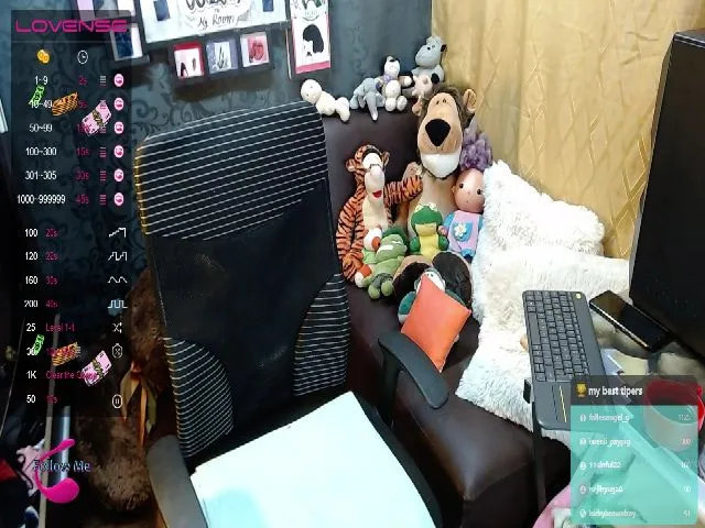 Live sex webcam photo for Lillyqueen1 #273602872