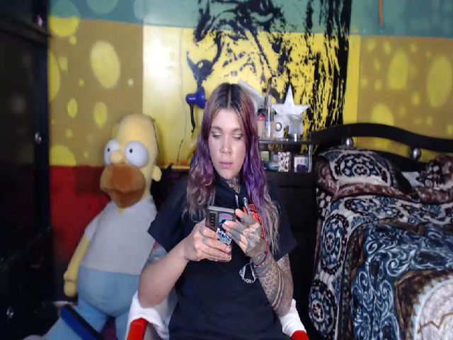 Live sex webcam photo for Lilmarieee #287894207