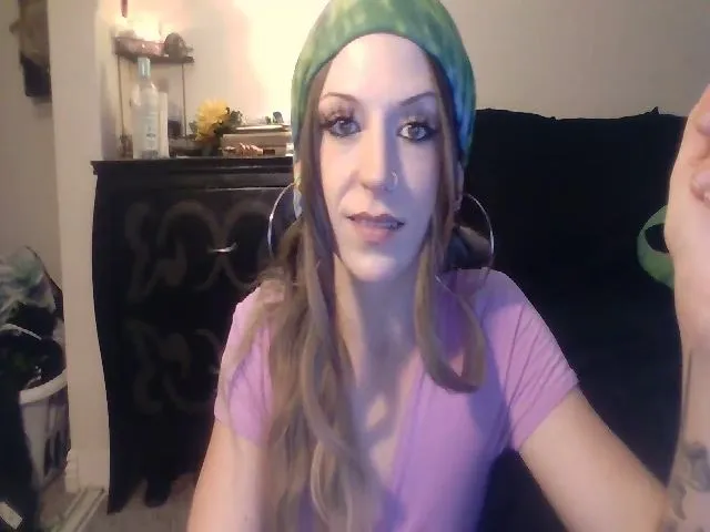 Live sex webcam photo for LilreD222 #274552693
