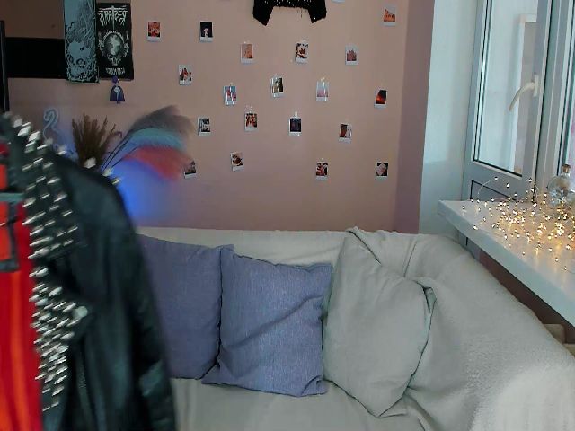 Live sex webcam photo for LiluKayden #273571165