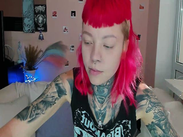 Live sex webcam photo for LiluKayden #273795984