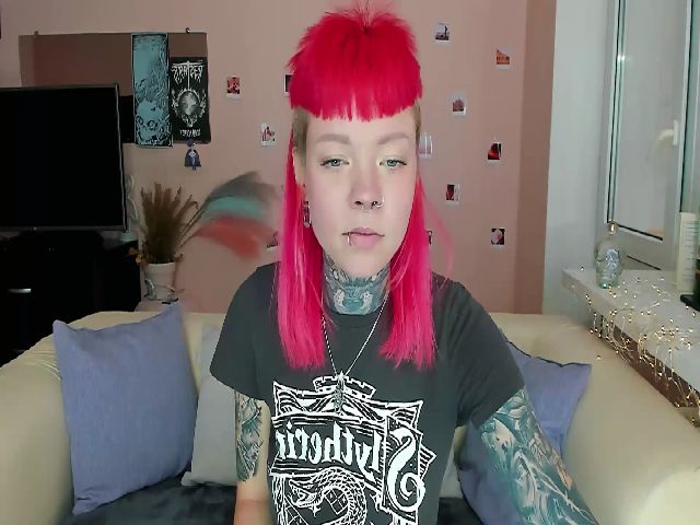 Live sex webcam photo for LiluKayden #273887333