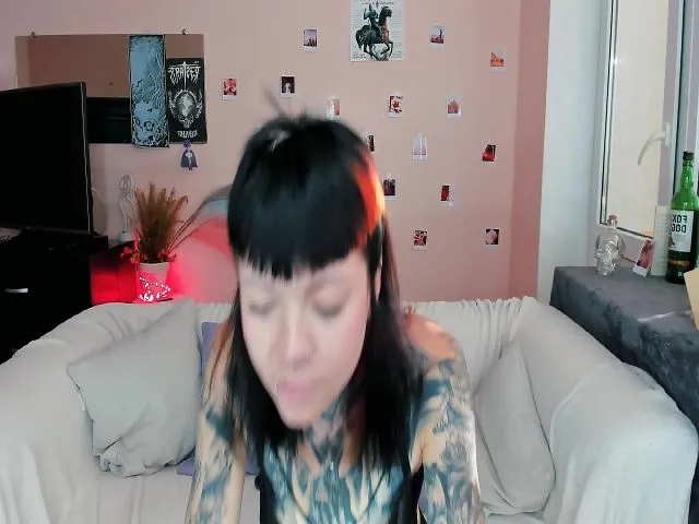 Live sex webcam photo for LiluKayden #274105675