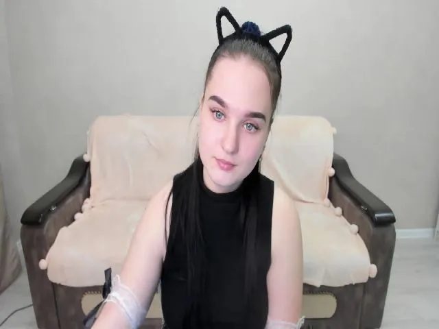 Live sex webcam photo for LilyAllen20 #273562722
