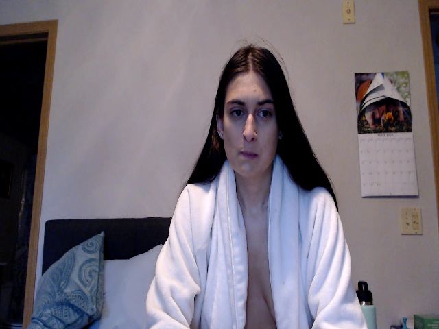 Live sex webcam photo for LilyLou23 #273551482