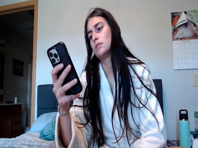Live sex webcam photo for LilyLou23 #273816767