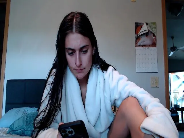 Live sex webcam photo for LilyLou23 #273817250