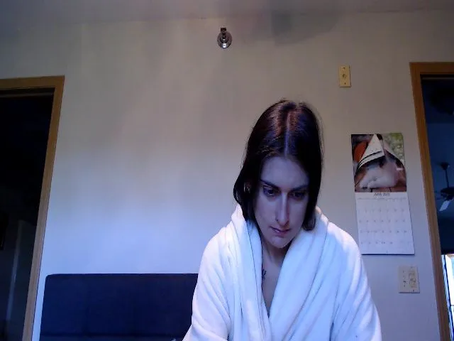 Live sex webcam photo for LilyLou23 #273824275