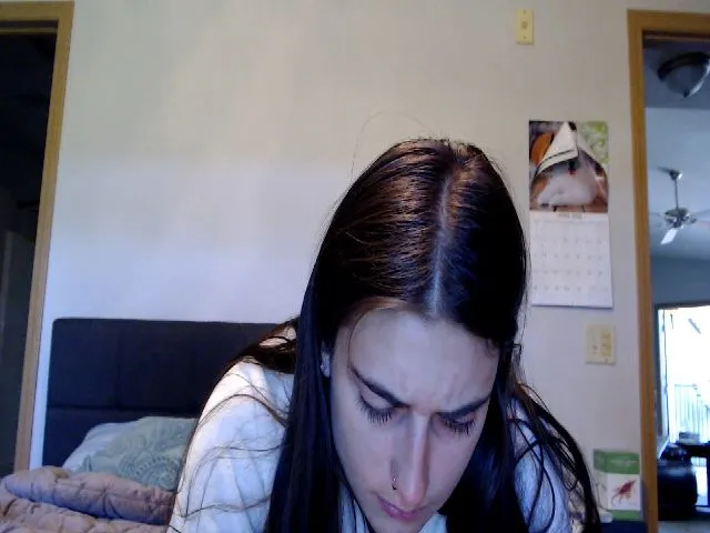 Live sex webcam photo for LilyLou23 #273836766