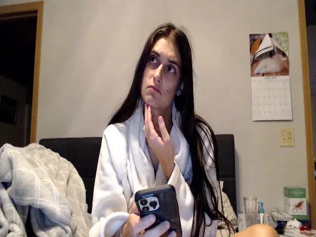 Live sex webcam photo for LilyLou23 #273864925