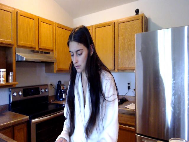 Live sex webcam photo for LilyLou23 #273931950