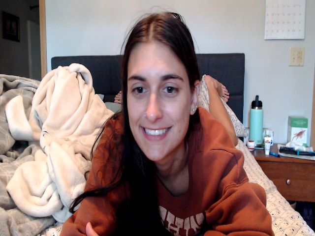 Live sex webcam photo for LilyLou23 #273980385