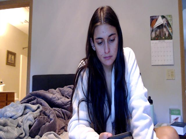 Live sex webcam photo for LilyLou23 #274033225