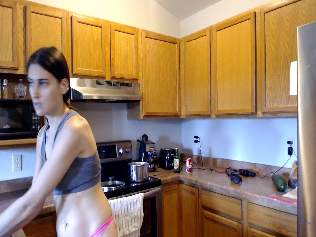 Live sex webcam photo for LilyLou23 #274188175