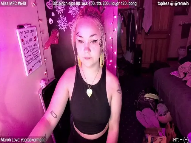 Live sex webcam photo for LilyWhite42O #272623289