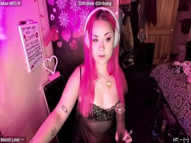 Live sex webcam photo for LilyWhite42O #272981037