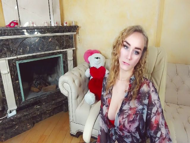 Live sex webcam photo for LilyWhiteFox #272493186