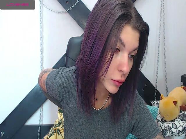 Live sex webcam photo for Lily_jay #272739402