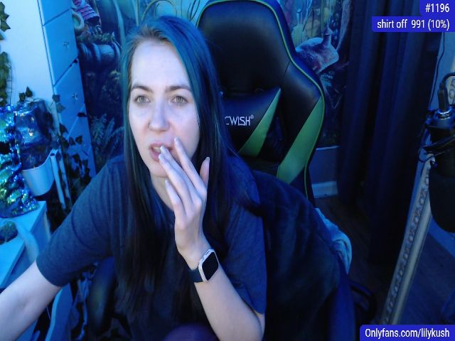 Live sex webcam photo for LilyKush #271863060