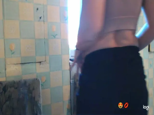 Live sex webcam photo for LimonadV #273600579