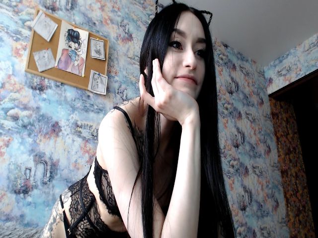 Live sex webcam photo for LinaShawty #273080869