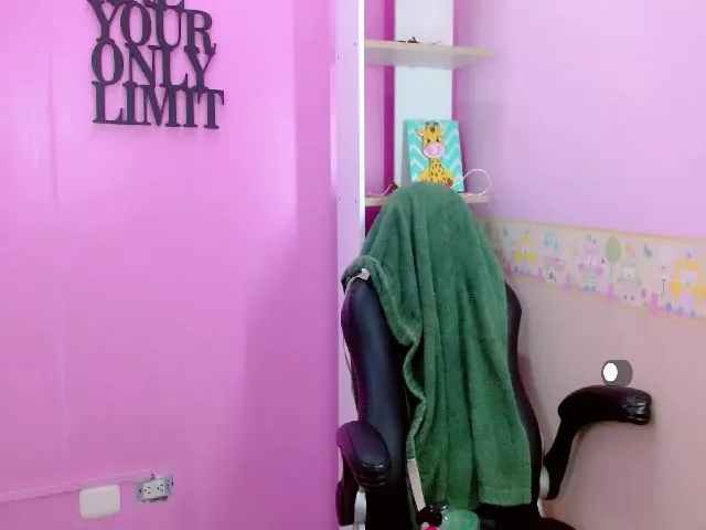 Live sex webcam photo for Lina_Ross #273245290
