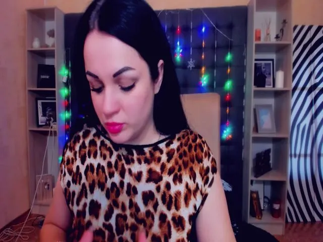 Live sex webcam photo for LindaRamos #272295398