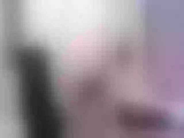 Live sex webcam photo for LindaSophie #273239742
