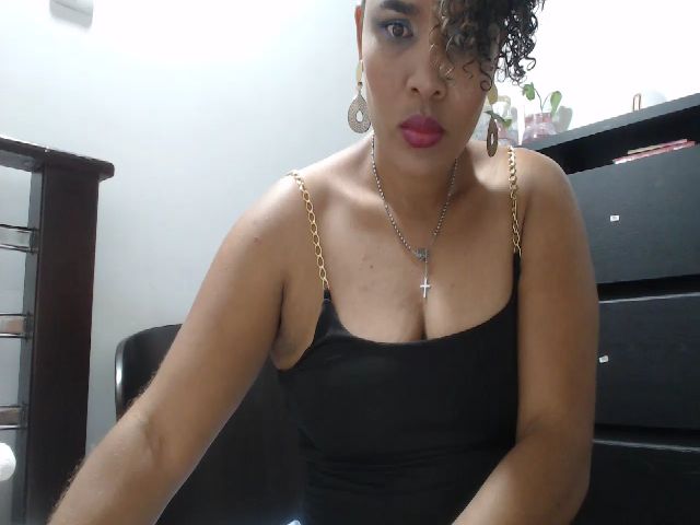 Live sex webcam photo for Linda_Brown8 #273145576