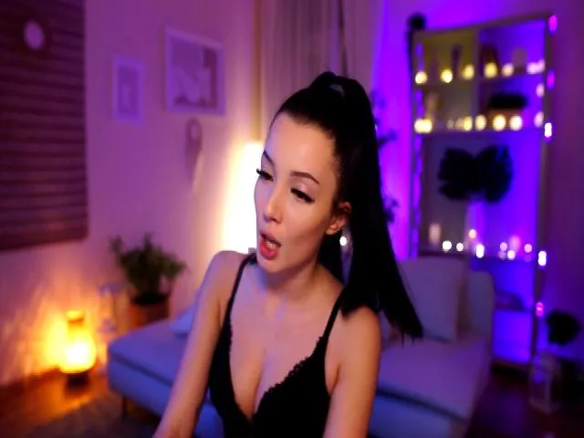 Live sex webcam photo for Lindamell #273595317