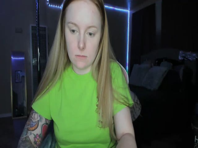 Live sex webcam photo for LindsayLuvv #271692388