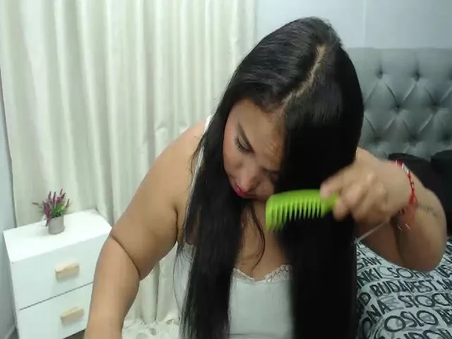 Live sex webcam photo for Lindsy_blue #271697629