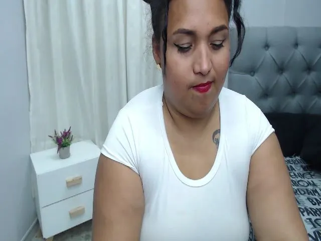 Live sex webcam photo for Lindsy_blue #272047234