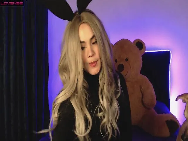 Live sex webcam photo for Linxxaa #273843423