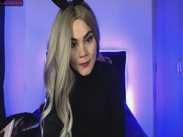 Live sex webcam photo for Linxxaa #273845495