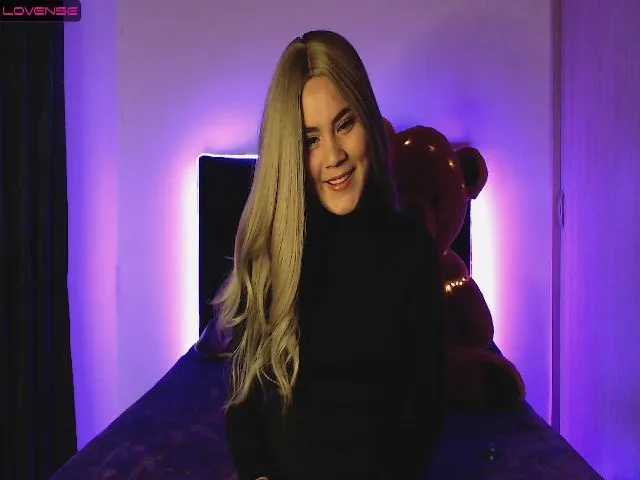 Live sex webcam photo for Linxxaa #273905185